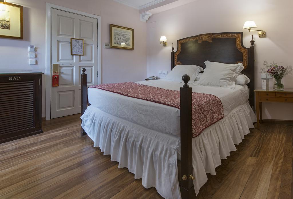 Hotel Casas De La Juderia 4*